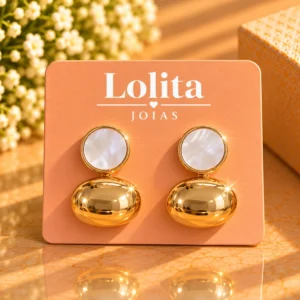 Brinco Lolita Dourado com Madrepérola e Pendente Orgânico
